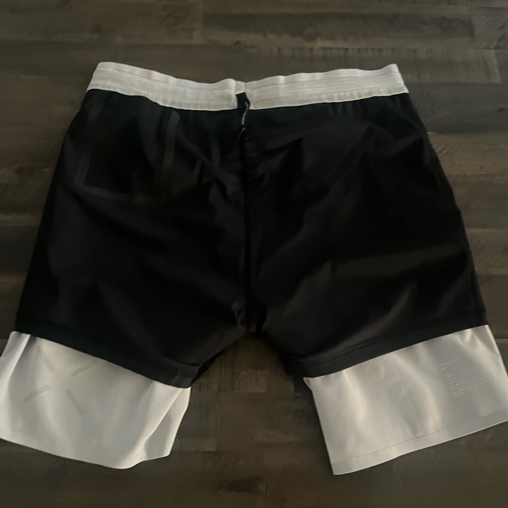 MENS TEN THOUSAND SESSION SHORTS - Picture 7 of 7